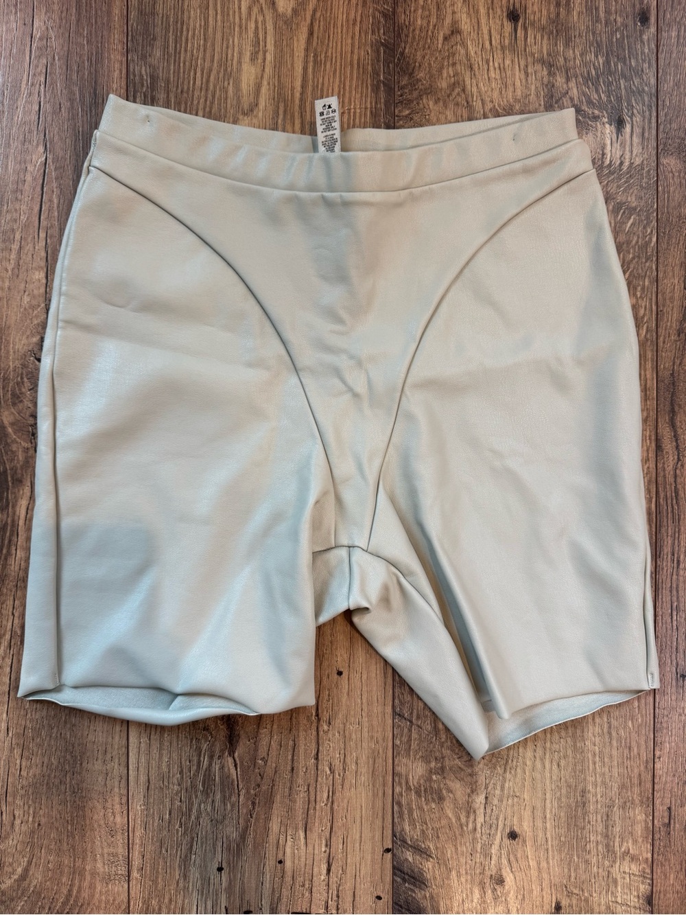 SKIMS: Light Beige Biker Shorts